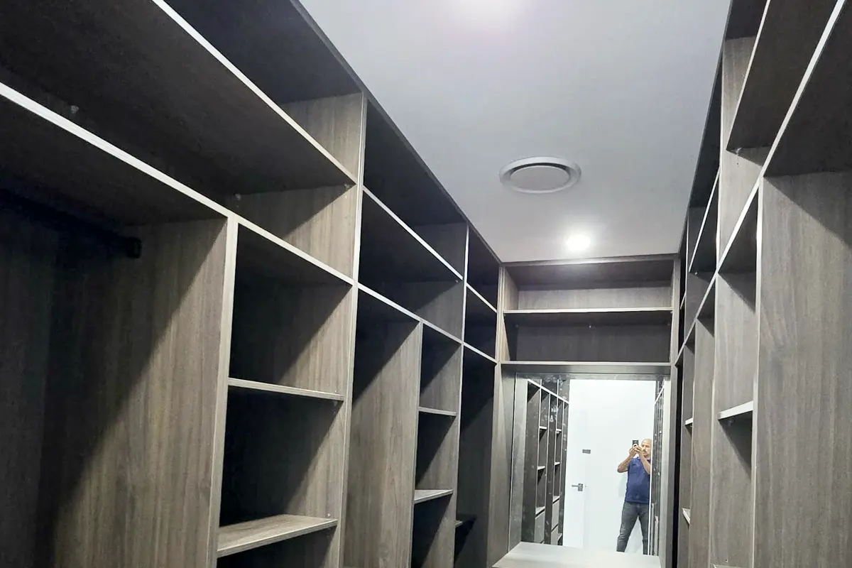 cabinet 26